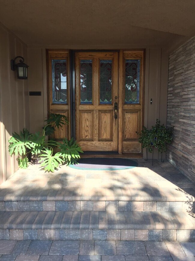 Foto del edificio - 2000 Karen St