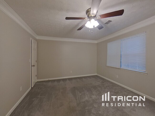 Building Photo - 2142 Red Rose Ln