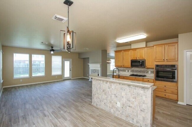 Building Photo - 5410 Linden Grove Ct
