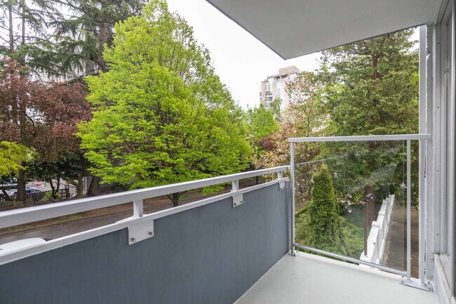 Building Photo - Central Plaza