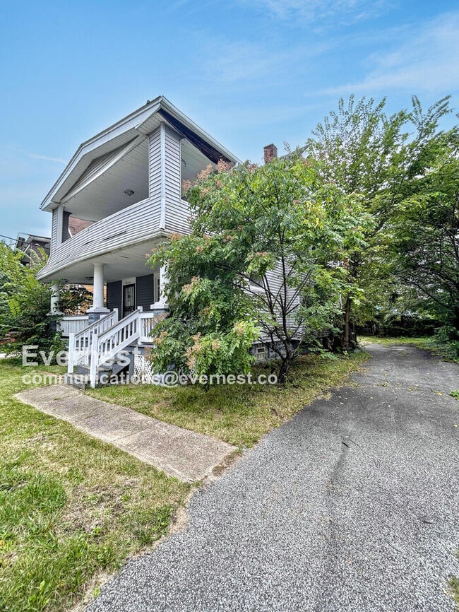 Building Photo - 3114 E 98th St