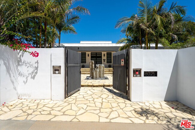 Foto del edificio - 18025 Green Meadow Dr