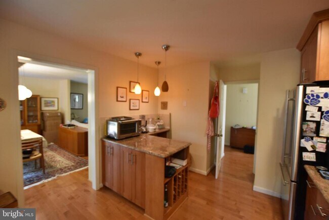 Foto del edificio - 6710 Hillandale Rd