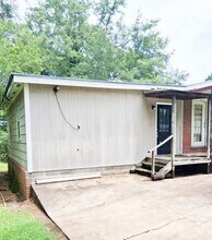 Building Photo - 839 Alexandria Rd SW