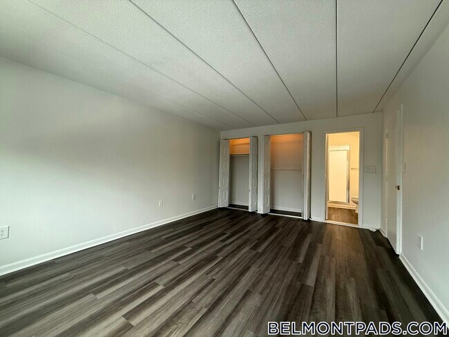 Building Photo - 55 Hill Rd