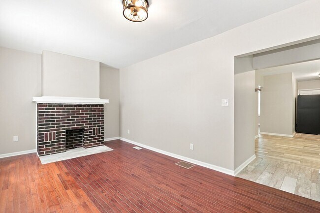 Foto del edificio - 846-848 Reinhard Ave