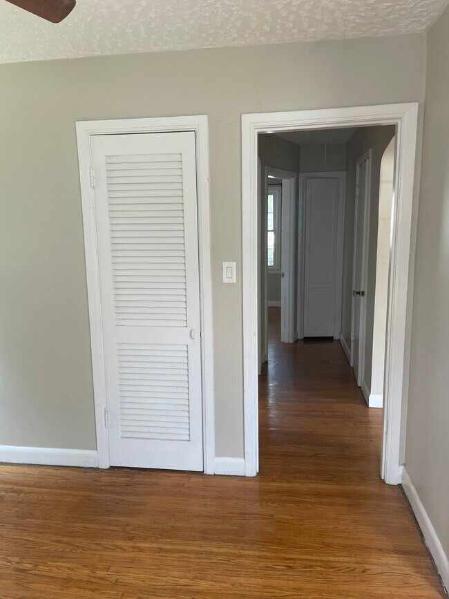 Foto del edificio - 622 Harris Plz