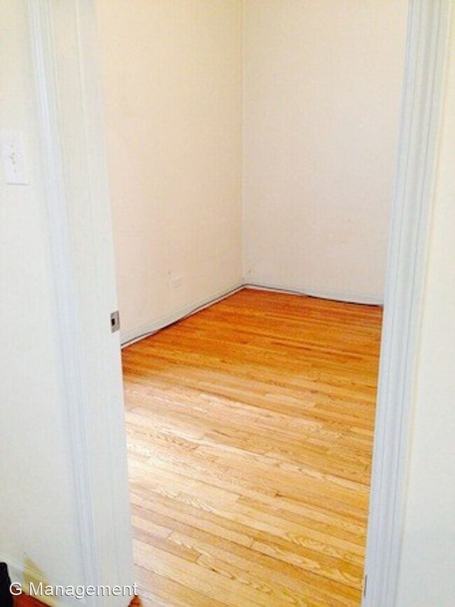 Building Photo - 3414 N Karlov Ave