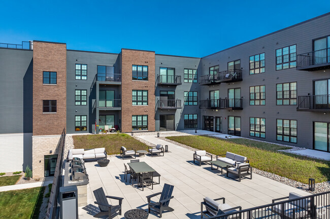 Outdoor Roof Patio - North End