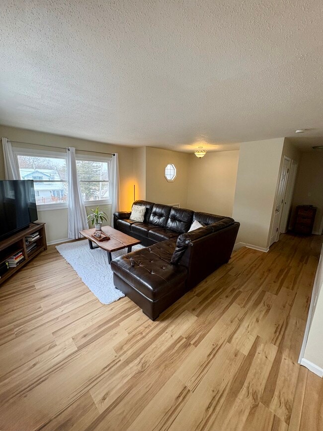 Living Room - 304 E Bell Ave