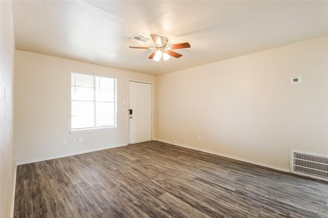 Building Photo - 5516 S Dimple Dr