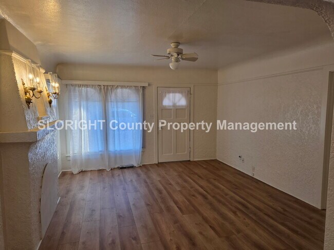 Foto del edificio - AVAILABLE NOW - Charming Home with Garage in Santa Maria - 2 Bed / 1 Bath