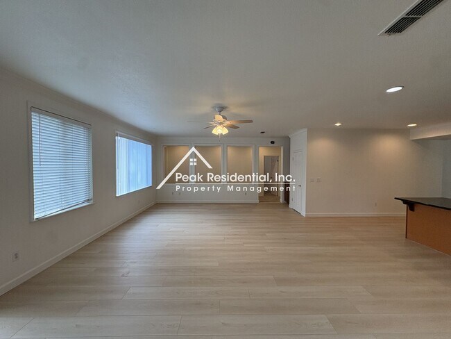 Foto del edificio - Very Nice Elk Grove 3bd/2ba Home!