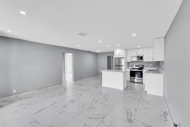 Foto del edificio - 4681 SW 43rd Ter