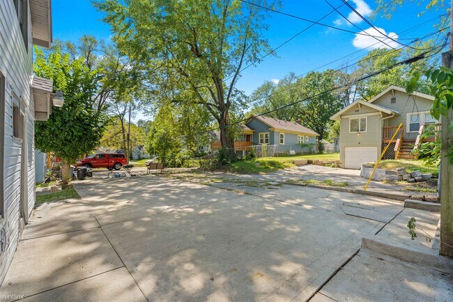 Building Photo - 3 br, 2 bath House - 6628 Lydia Avenue