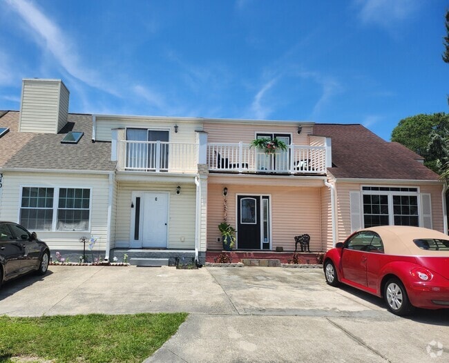 Building Photo - 310 Lakeside Dr