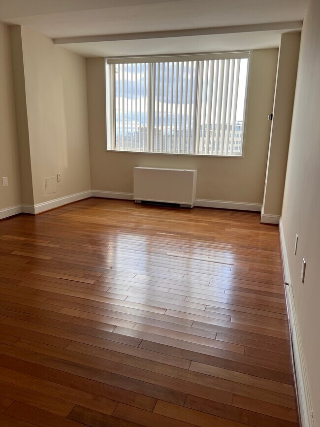 Building Photo - 10500 Rockville Pike