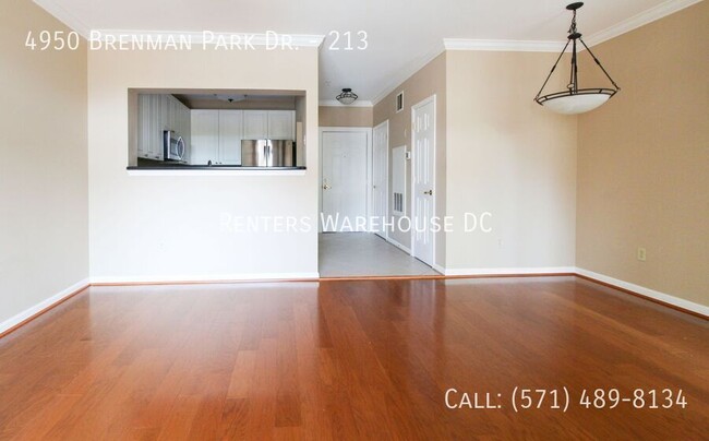 Building Photo - 4950 Brenman Park Dr