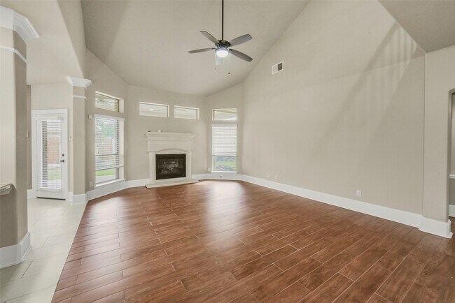 Foto del edificio - 16702 Radiant Lilac Trail