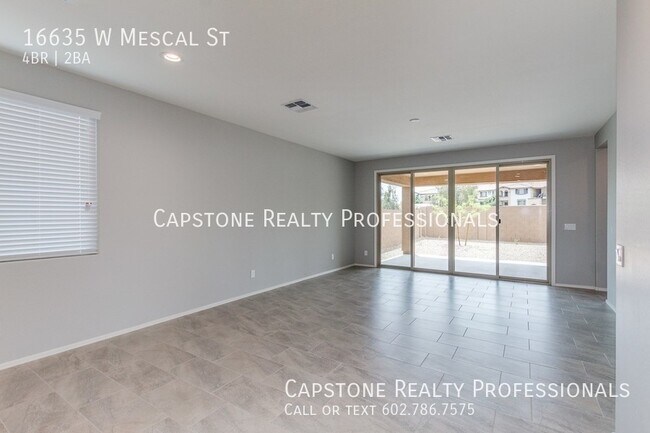 Foto del edificio - GORGEOUS 4 Bedroom 2 Bath home In Sycamore...