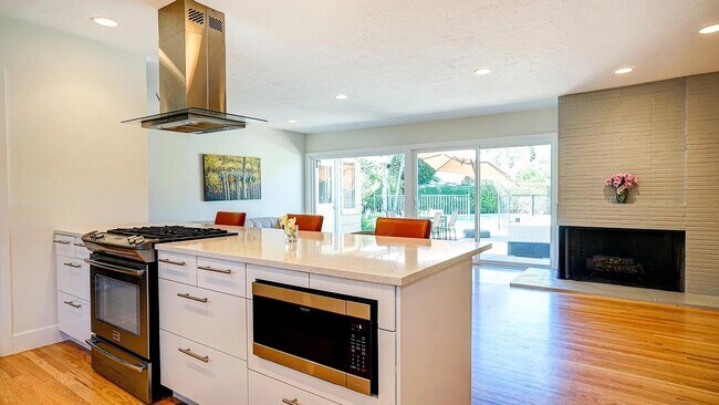 Foto del edificio - 1415 Butterfield Rd