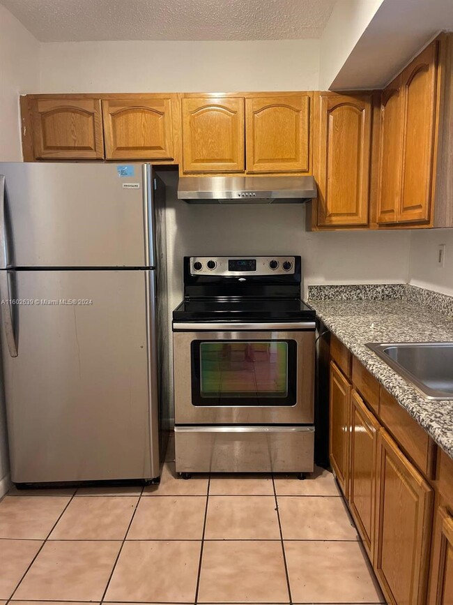 Foto del edificio - 3600 NW 21st St