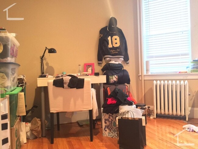 Foto del edificio - HOT BROOKLINE LISTING!!!!!