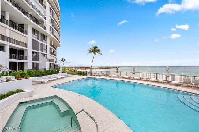 Building Photo - 2318 Gulf Shore Blvd N
