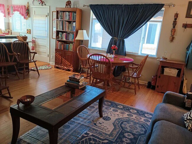Foto del edificio - 2 Bedroom Townhouse in the heart of Tennyson!