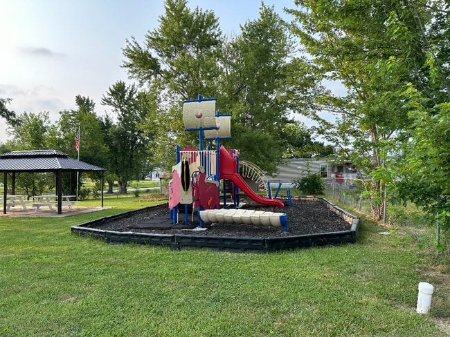 Building Photo - 200 N 28th St