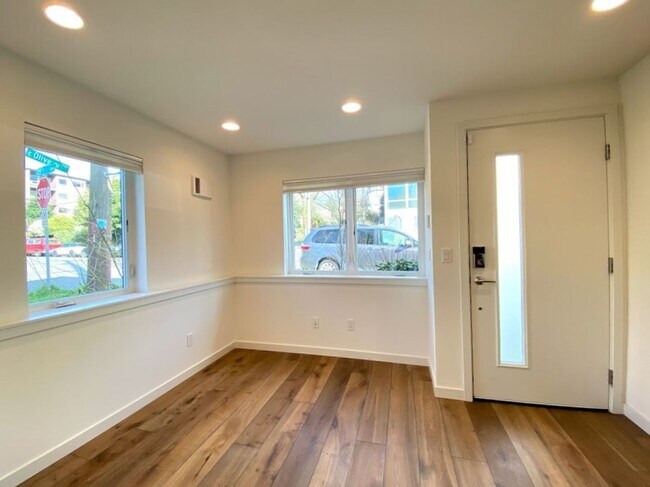 Foto del edificio - Great TownHome For Rent