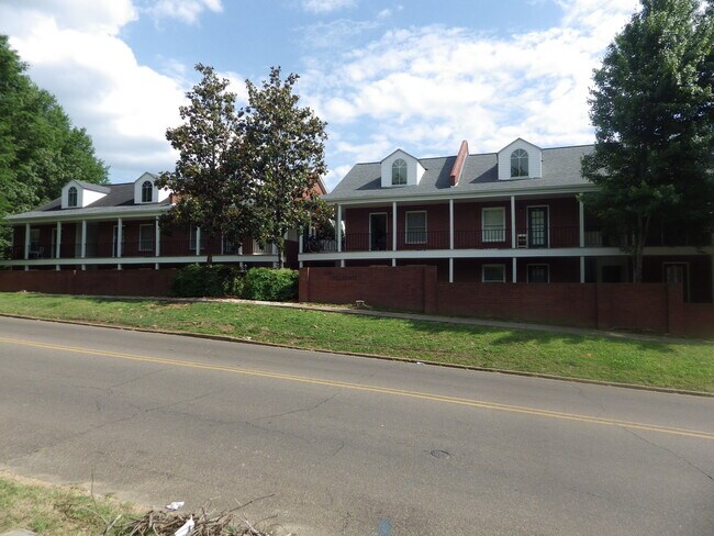 Complex front - 510 E Gillespie St