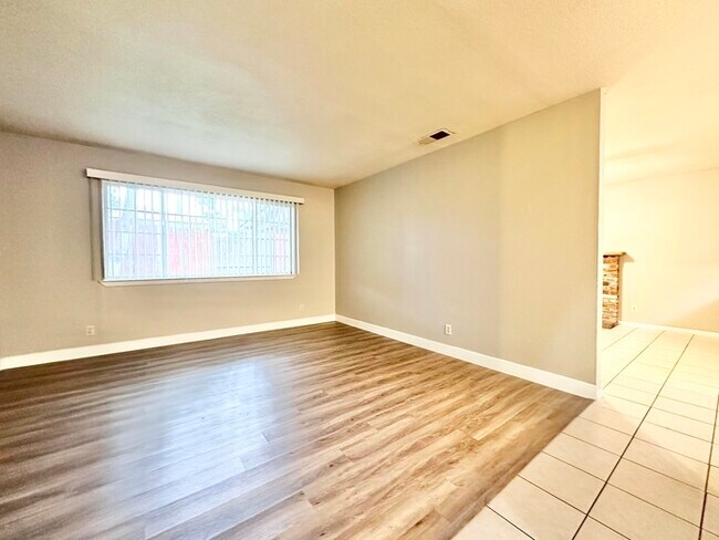 Foto del edificio - Beautiful 3 bedroom 2 bathroom Sacramento !