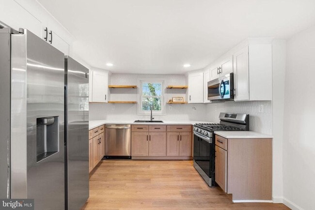 Building Photo - 4 Walnut St