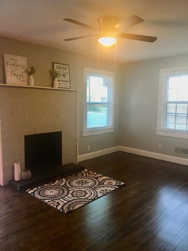 Building Photo - COMING SOON! 3 Bed House!!! Wooden floors!