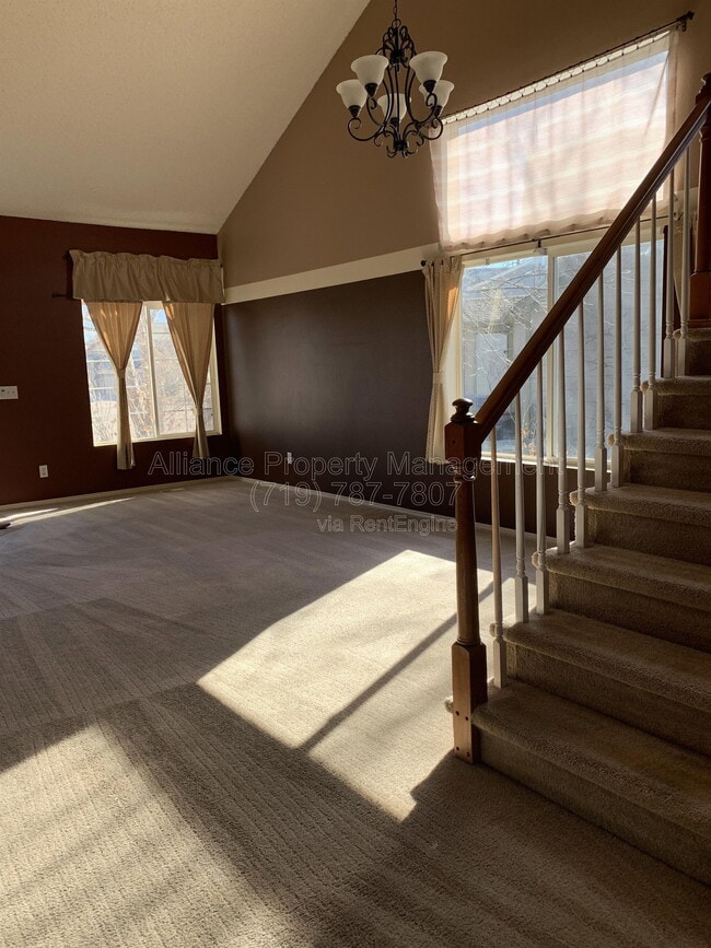 Building Photo - 212 Oxbow Dr