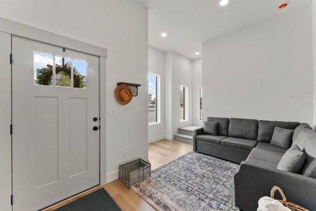 Photo - 49 E 200 N Townhome