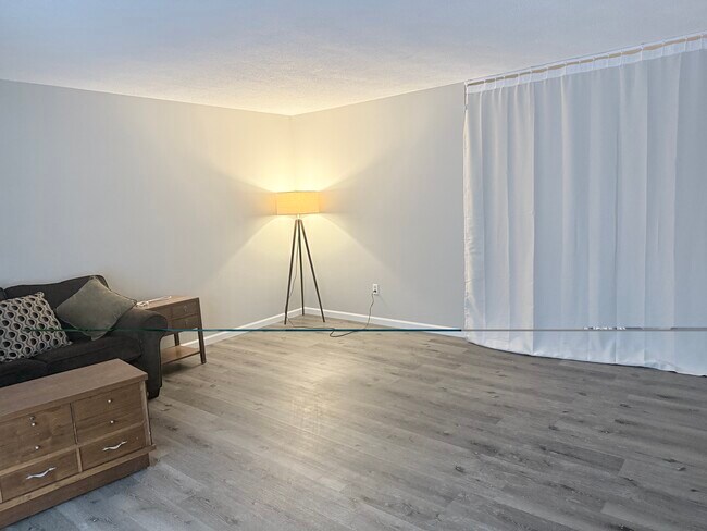 Foto del edificio - 310 Brook Village Rd