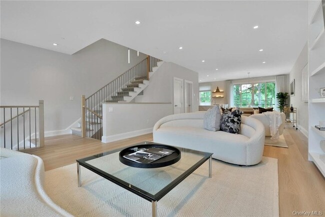 Foto del edificio - 162 Bedford Rd