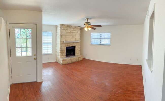 Building Photo - 6403 Lohman Ford Rd