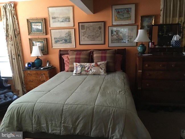 Building Photo - 627 Vesey Dr