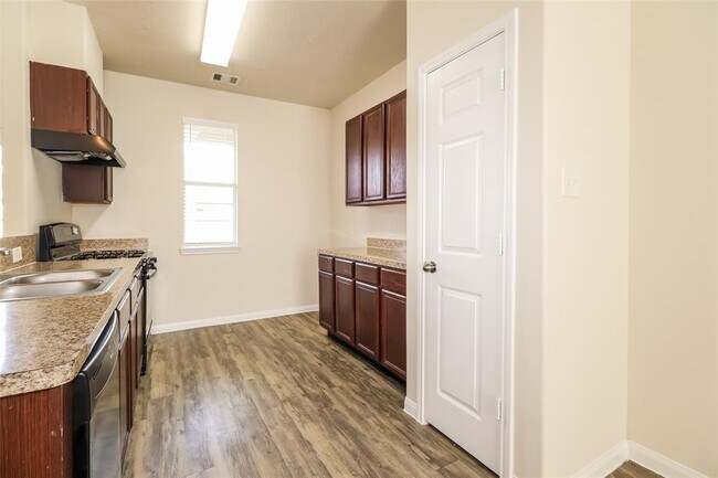 Building Photo - 9731 Cira Court
