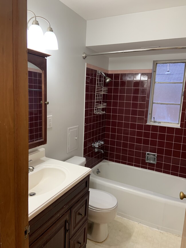 Building Photo - 1789 Tanglewood Dr
