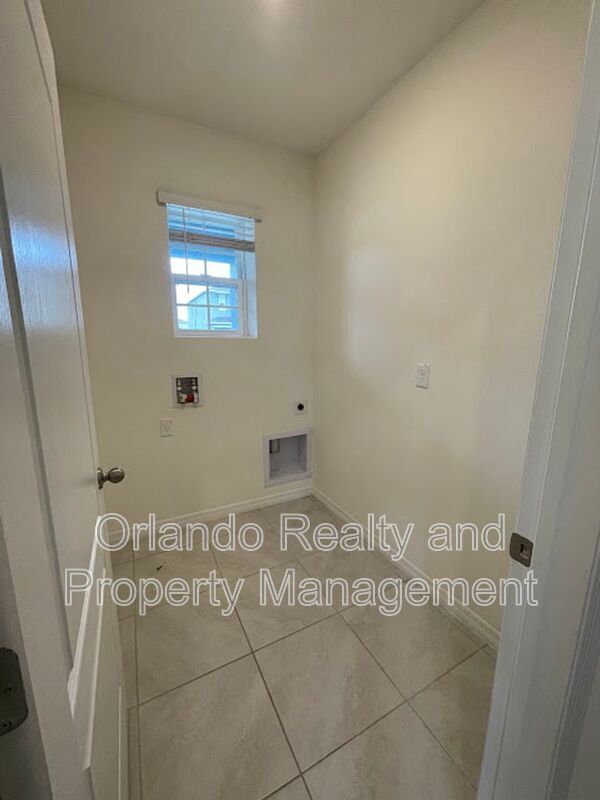 Building Photo - 1811 Post Oak Dr