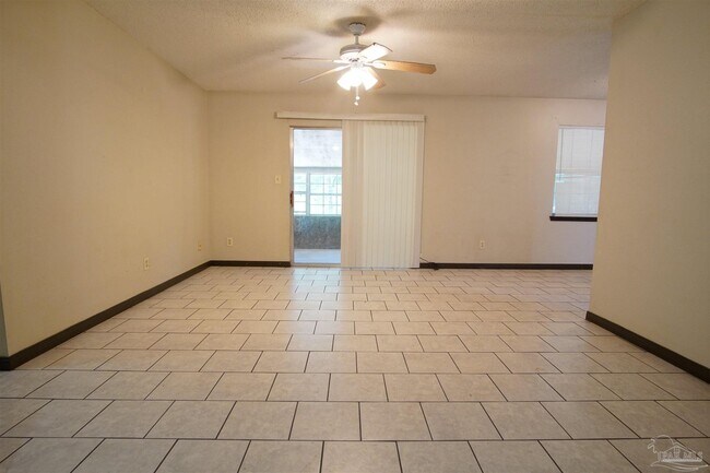 Building Photo - 6498 Colonial Dr