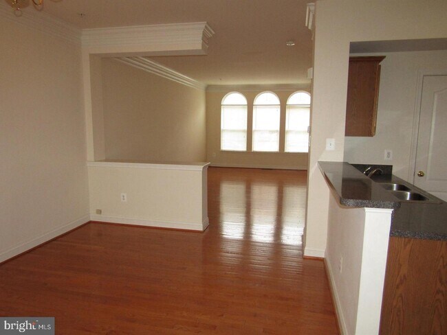 Foto del edificio - 12946 Clarksburg Square Rd