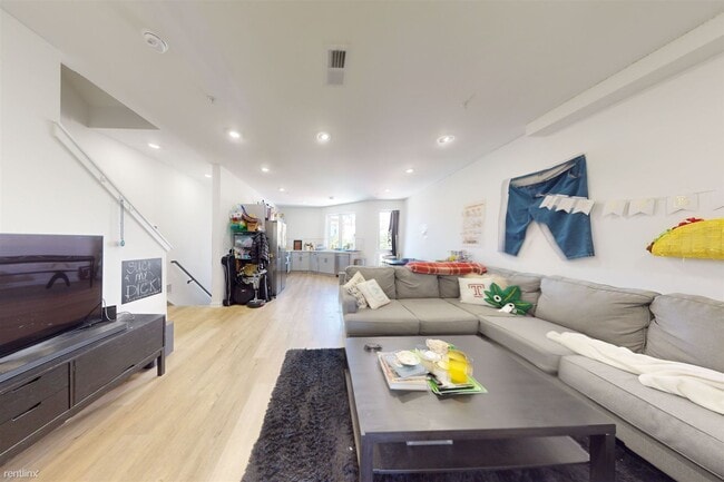 Building Photo - 3 br, 3 bath Duplex - 1533 N Sydenham ST U...