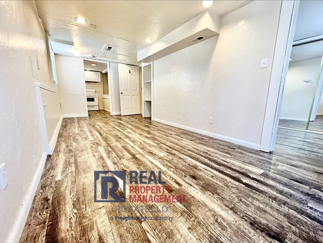 Building Photo - Cozy 1 Bedroom 1 bath basement apartment