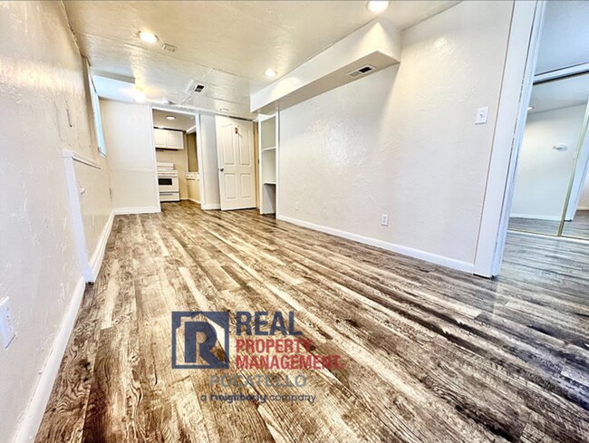 Foto del edificio - Cozy 1 Bedroom 1 bath basement apartment