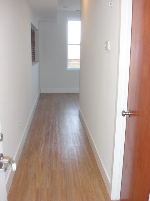 Building Photo - 2713 W Girard Ave